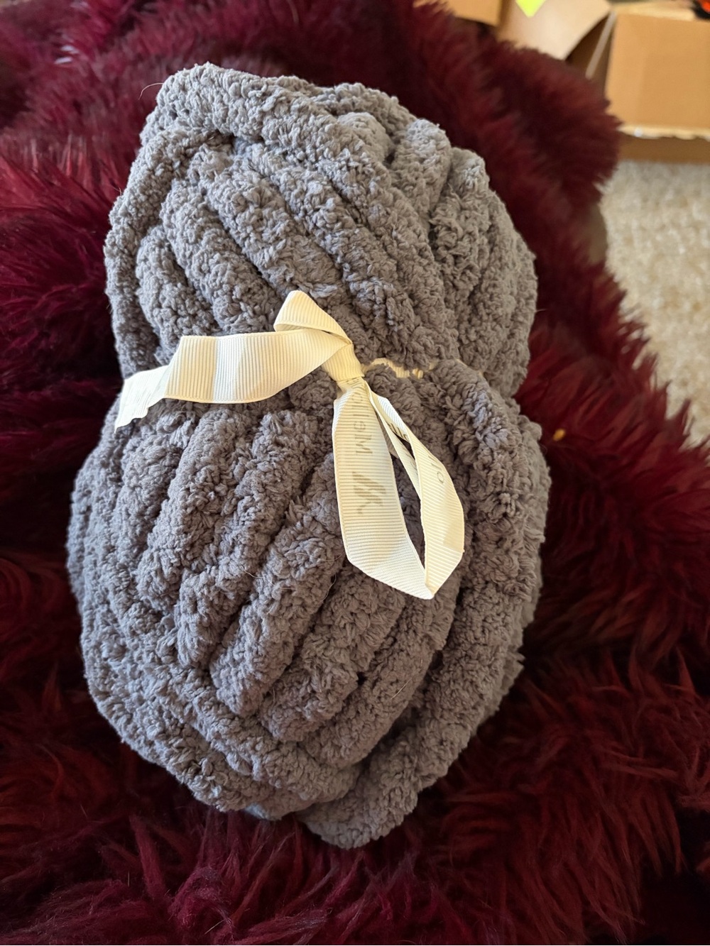 Plush Chenille yarn - Gray